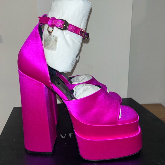 Medusa Aevitas Versace platform sandal in satin - Picture 2 of 4